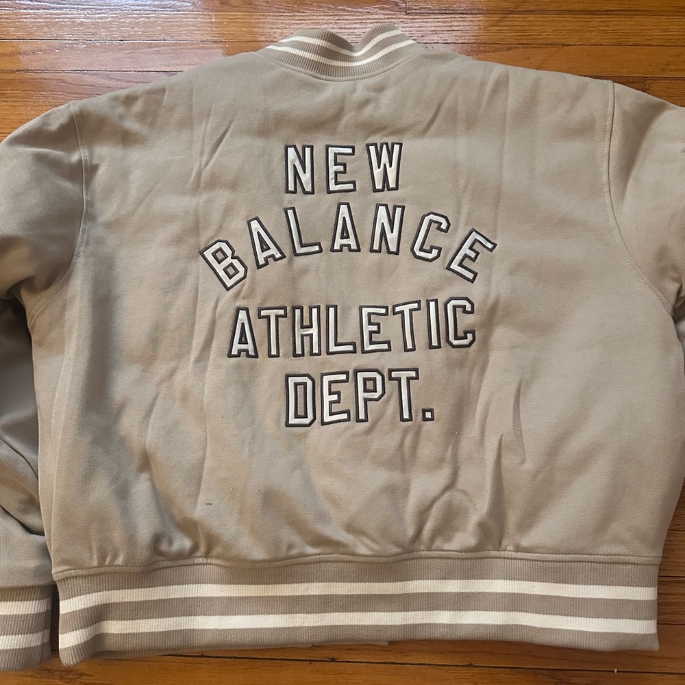 New Balance Sydney Interlock Jacket L NWT - Picture 11 of 11